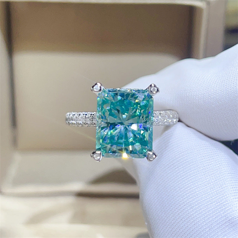 LuxeJewels��ParaGreen Royal �5K Moissanite Signature Ring