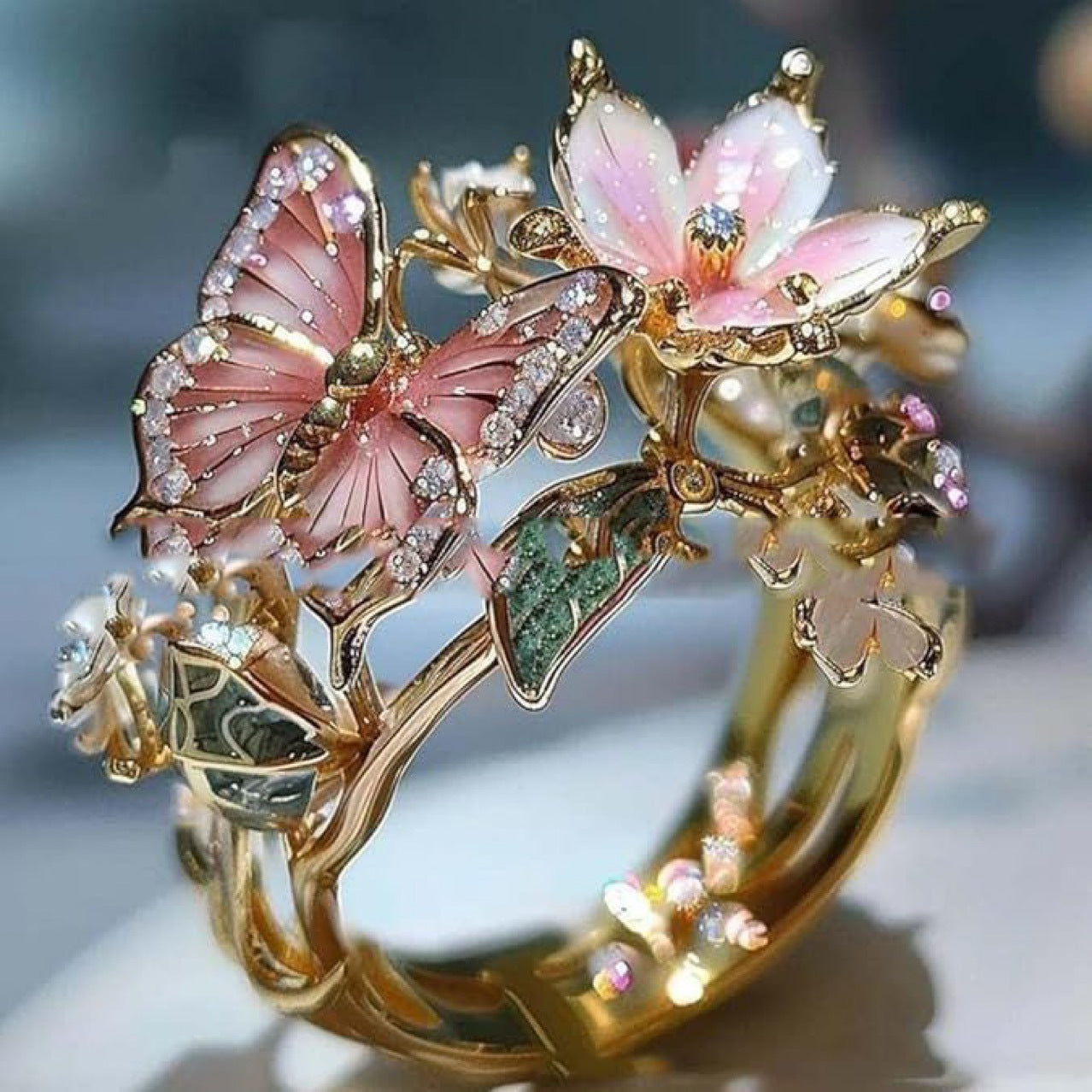 LuxeJewelsâ„?â€?BloomWing Butterfly Ring (Adjustable)